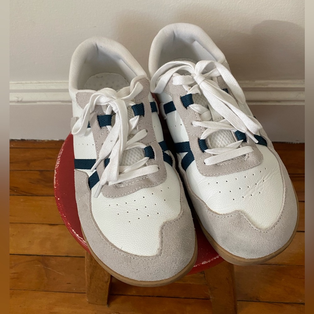 Xero Kelso White Sneakers Women’s 10